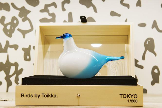 《Tokyo bird》59,000円。数量限定／シリアルナンバー入り／木製ボックス付き。