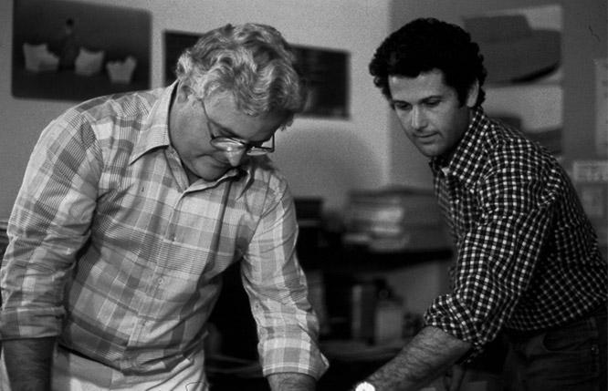 初代《アーロンチェア》デザイナーのドン・チャドウィック氏（右）と故ビル・スタンフ氏。