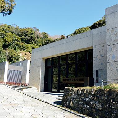 フォスター＋パートナーズ設計で〈鎌倉歴史文化交流館〉オープン。