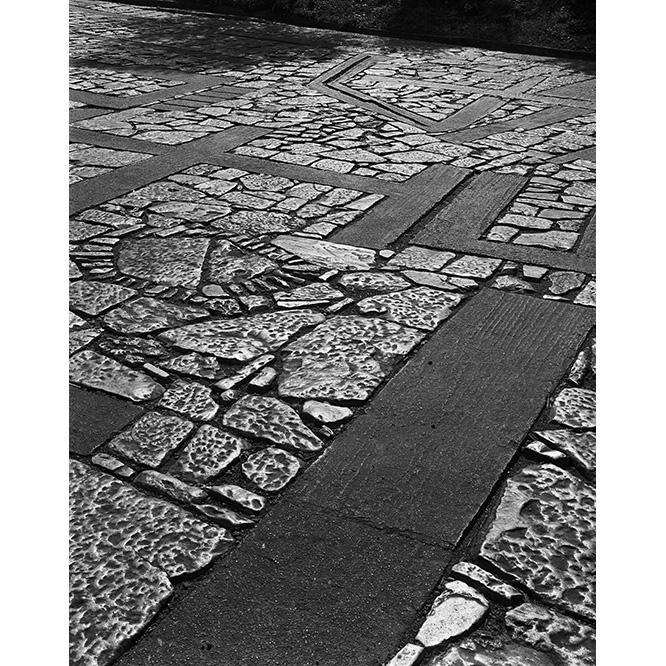 A photographic essay on the Landscaping of the Athens Acropolis by Dimitris Pikionis, 1989　Image Editing: Dirk Lellau　(c) Hélène Binet