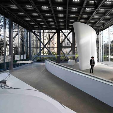 建築家・石上純也の大規模展覧会、パリで開催中。