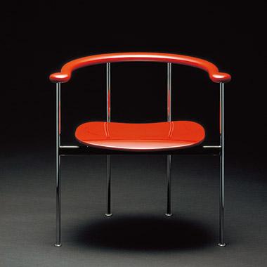50脚の椅子、5台のソファから見る、デザイナー・岩倉榮利の50年。