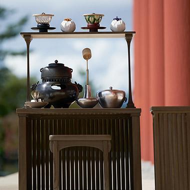 興福寺中金堂落慶法要献茶式で使われた現代作家の茶道具たち。