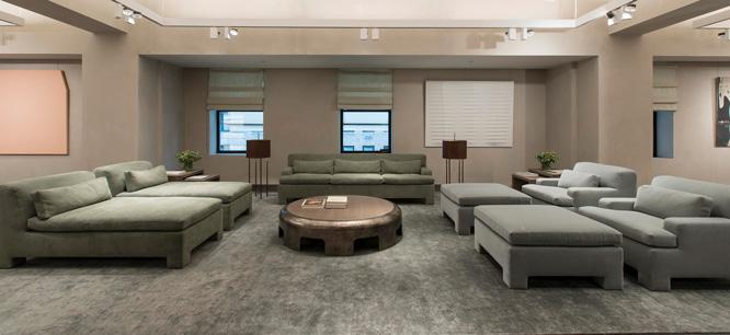 ボッテガ・ヴェネタの〈ニューヨーク・メゾン〉、最上階の〈アパートメント〉。リビングはウォッシュド（洗った）・グリーンを基調カラーに。