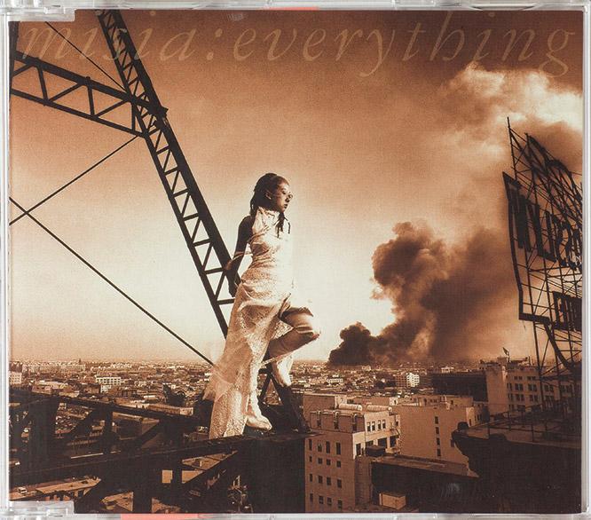 国民的なスターになった名曲。MISIA「Everything」（2000年）「MISIAはデビュー作から今まで、ずっとジャケットを担当しています。とにかく彼女の歌はスケールが大きい。これはL.A.で撮影した、少しSF感のあるもの」