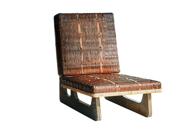 坂倉が40年代に発表した竹製クッションの椅子。