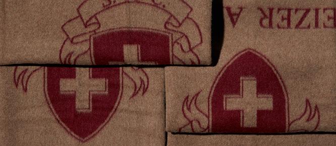 ESKIMO S.A.C blanket　スイス軍にも納品している〈エスキテックス〉による〈スイス・アルペンクラブ〉の紋章とネーム入りブランケット。