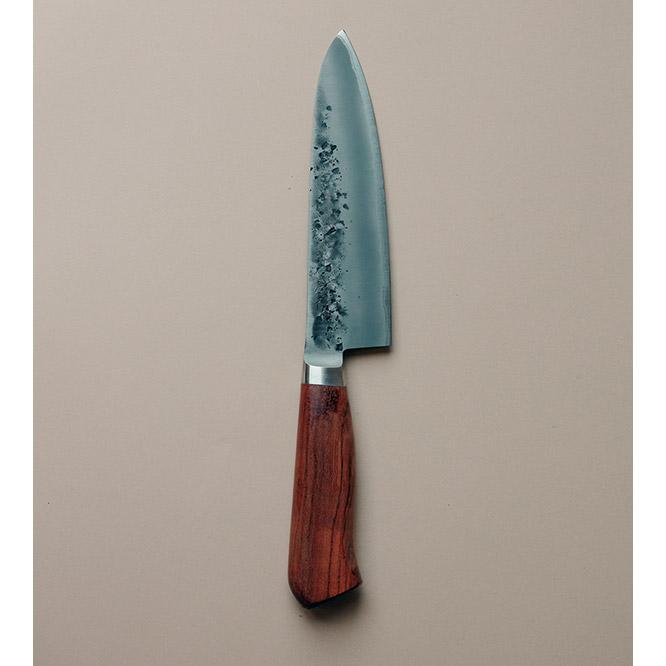Purchase No. 9【 Kitchen Knife 】 A sharp, steel kitchen knife that carries forward the tradition of the smith. 　　