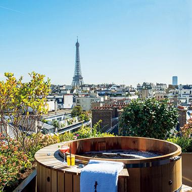 パリでリラックスするならスタルクの最新ホテルへ。
