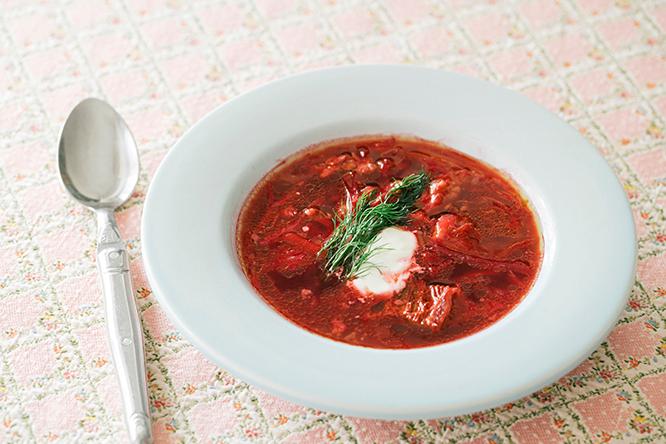 世界三大スープであり、ロシアの定番料理《ボルシチ》。980円。