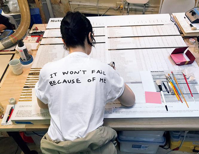 Ten Bullets Tee 　トムさまスタジオのモットー「僕がいれば失敗しないよ」Tシャツ。アポロ16号乗組員さまのお言葉らし。4,000円（A・C）。