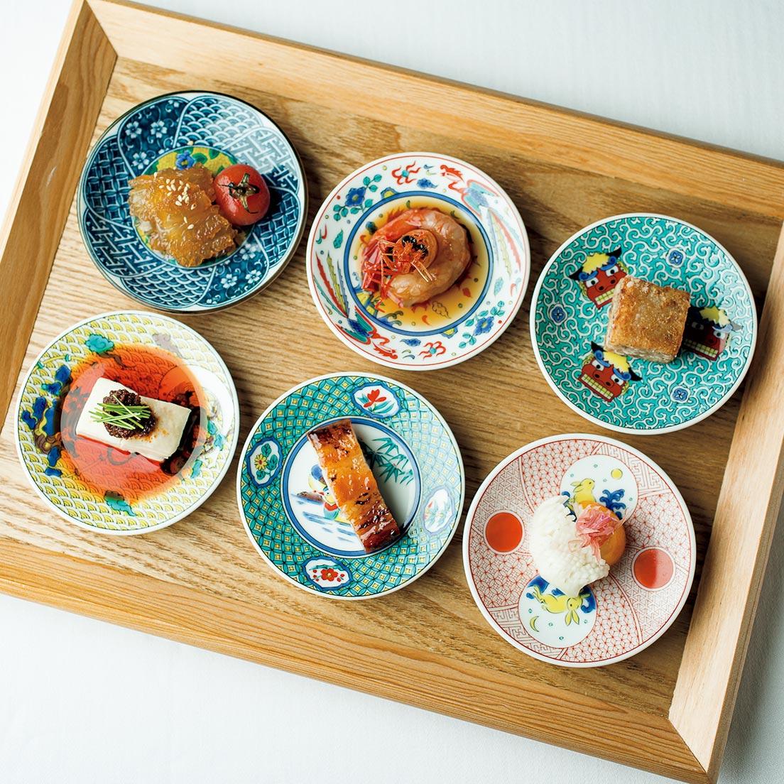 季節の特選食材 前菜六種盛り合わせ（写真の料理は10,000円のコースの一例）。