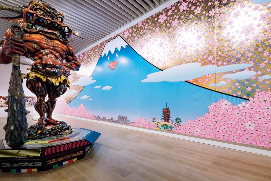 村上 隆（Takashi Murakami） 展覧会のトップを飾るのは村上隆の空間。『STARS展』のために描き下ろした巨大絵画《チェリーブロッサム フジヤマ JAPAN》（2020年）が観客を出迎える。(c) 2020 Takashi Murakami/Kaikai Kiki Co., Ltd. All Rights Reserved.
