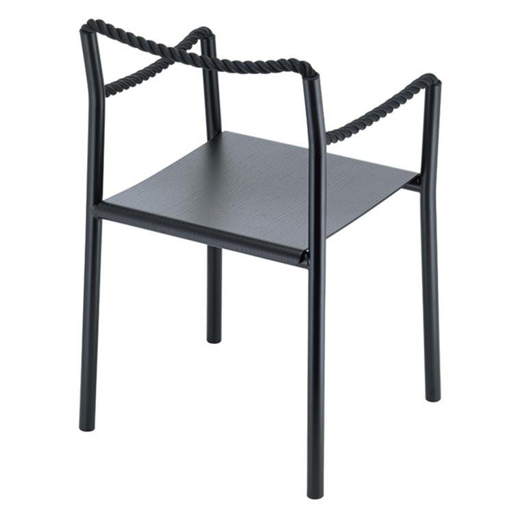 ブルレック兄弟によるシンプルな線画の椅子《ロープチェア》。