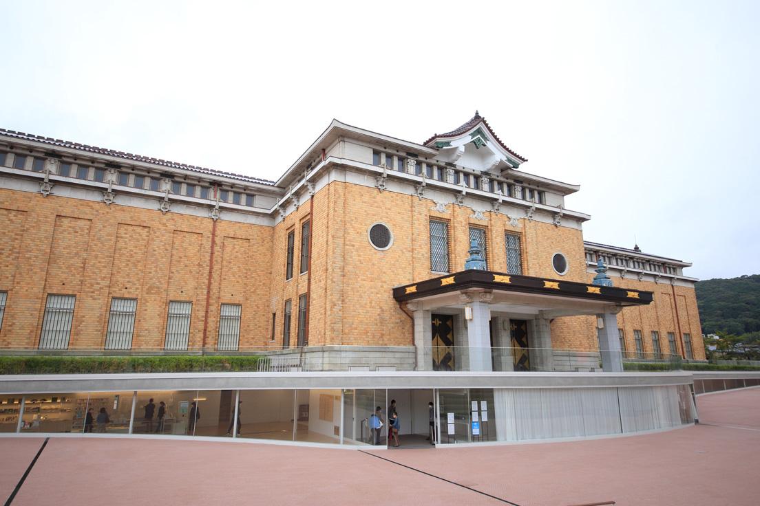 歴史ある建物をリノベーションし、蘇った美術館。青木淳・西澤徹夫による共同設計。