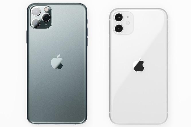 左／《iPhone 11 Pro Max》ミッドナイトグリーン。右／《iPhone 11》ホワイト。