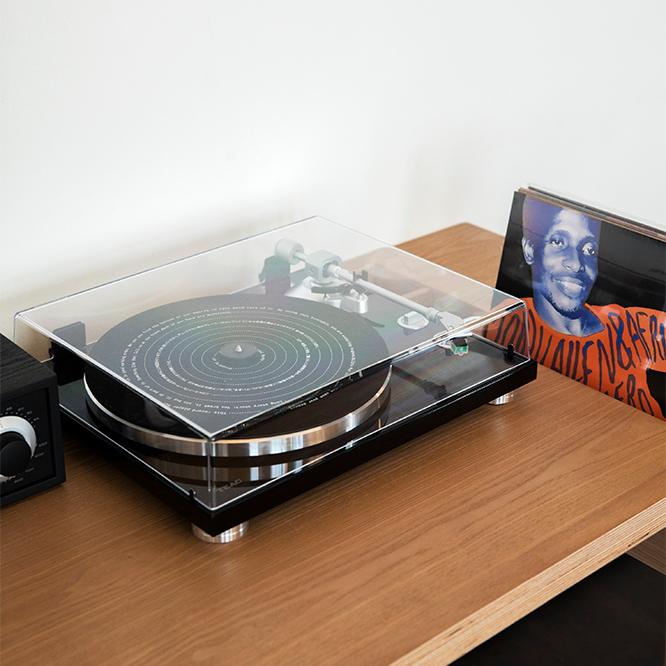 エースホテルにとって重要な「音楽」を象徴するレコードプレイヤーが客室に。