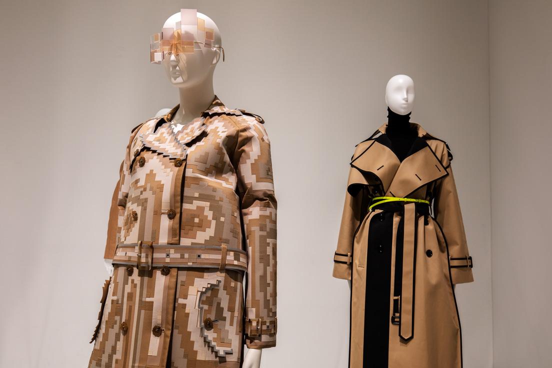 ファッションの定番アイテムであるトレンチは、デザイナーにより様々に解釈される。テクノロジーを取り入れた服作りで注目されるアンリアレイジのトレンチコート（左／2011年秋冬）と着物の平面性を取り入れたビューティフルピープルのコート（右／2017年秋冬）。