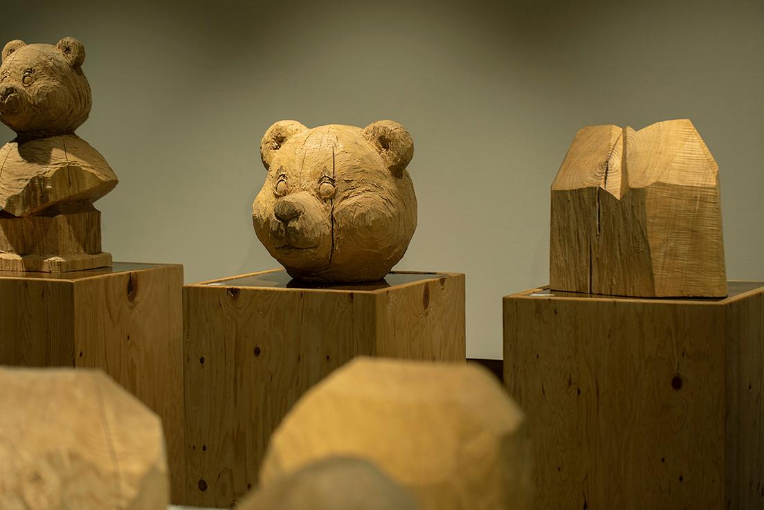 新たな作り手による“木彫りの熊”がシボネに集結中！