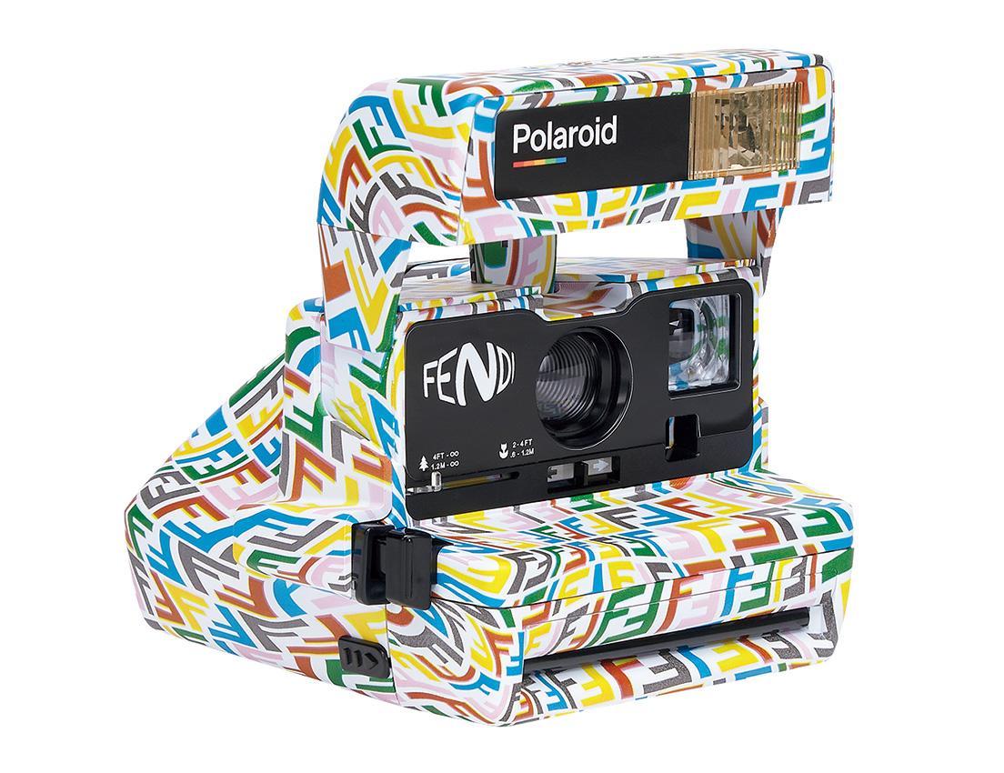 ポラロイドカメラ 115,500円。