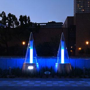 安藤忠雄デザインの巨大な温度計が大阪・中之島に誕生。