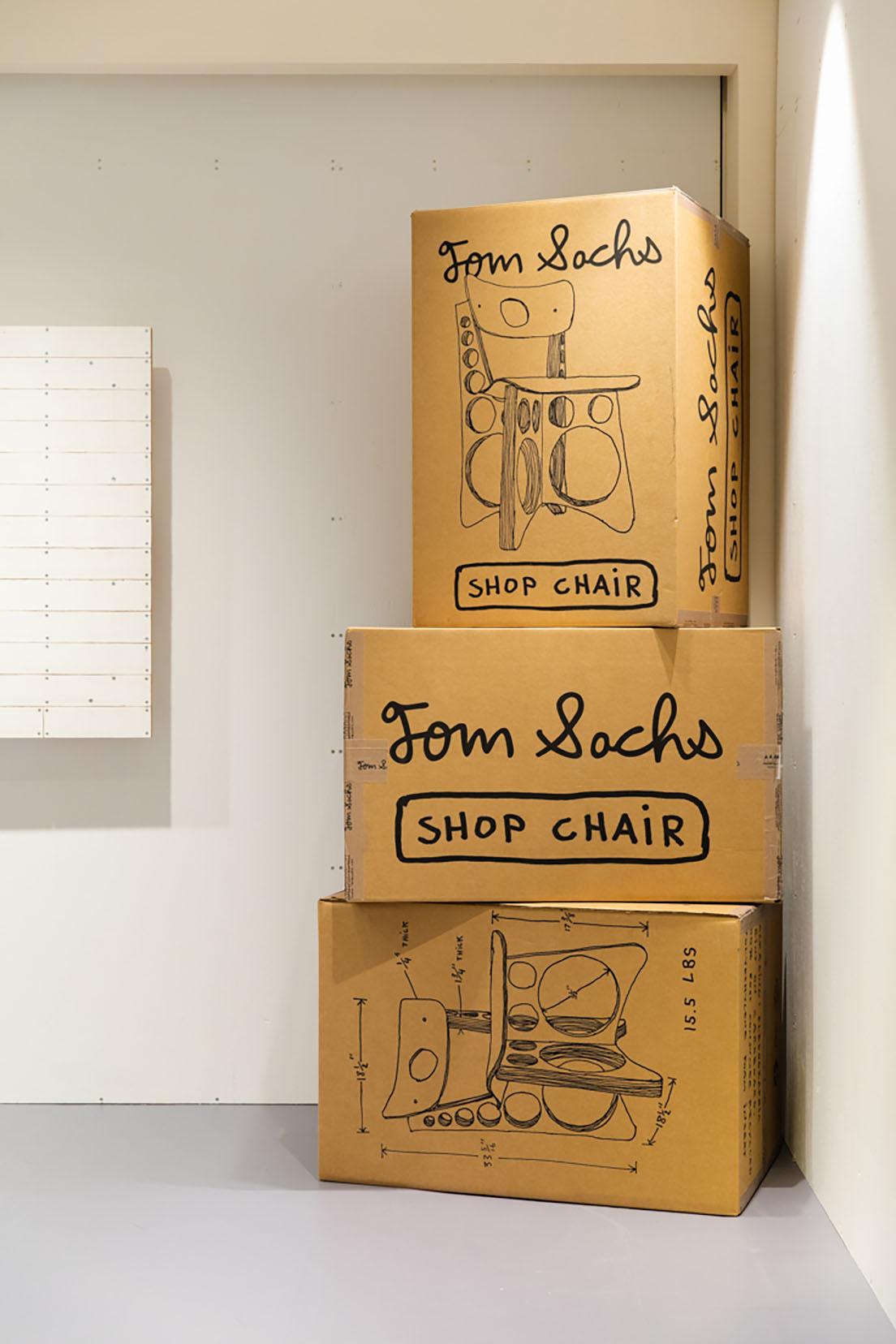 梱包用の箱もトム・サックススタジオのデザイン。