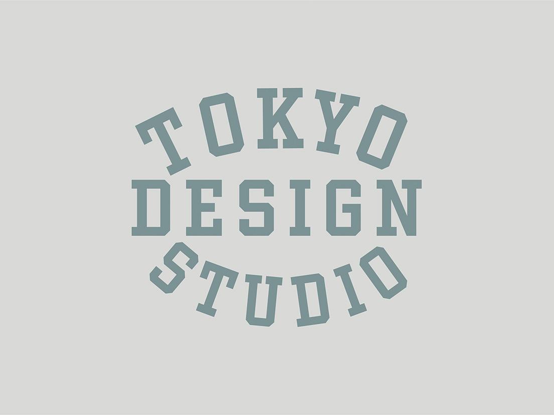 カレッジロゴに着想を得た〈TOKYO DESIGN STUDIO New Balance〉の新たなグラフィックデザイン。。