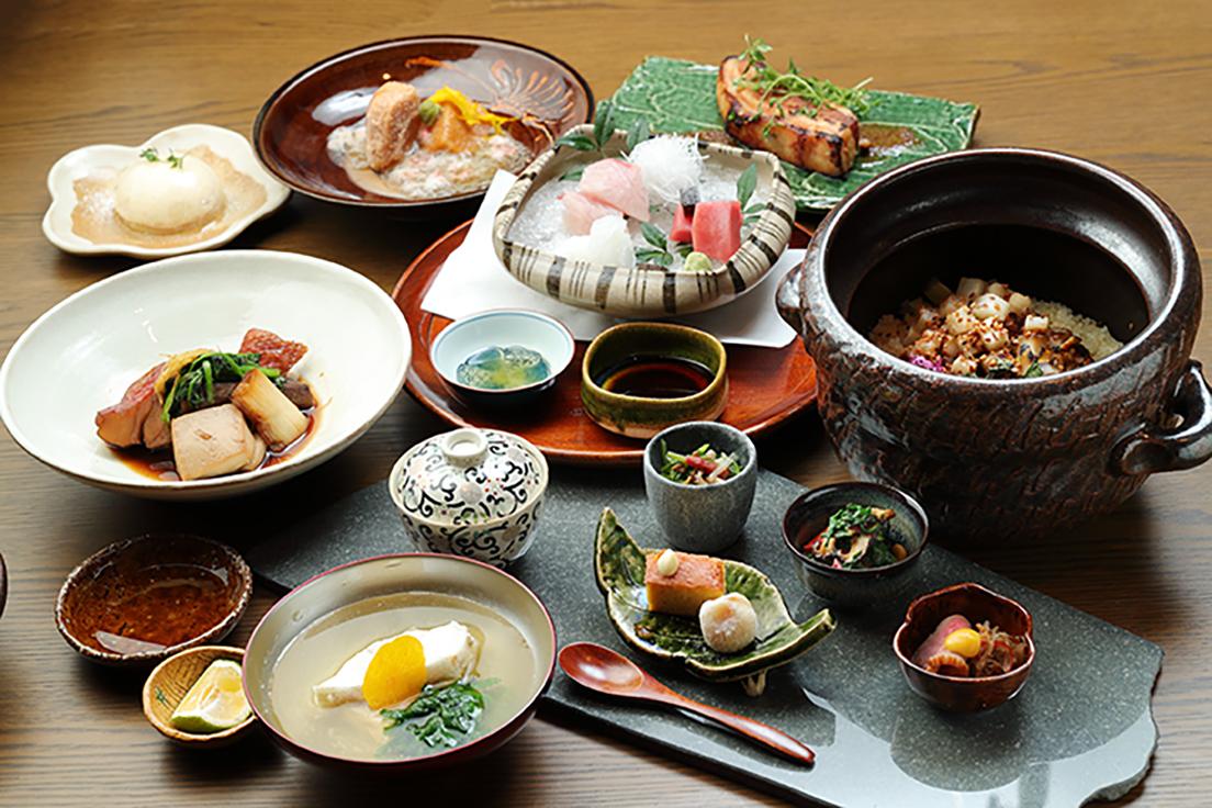 夕食の日本料理はプリフィックスタイル。当日食べたいものを選べる。
