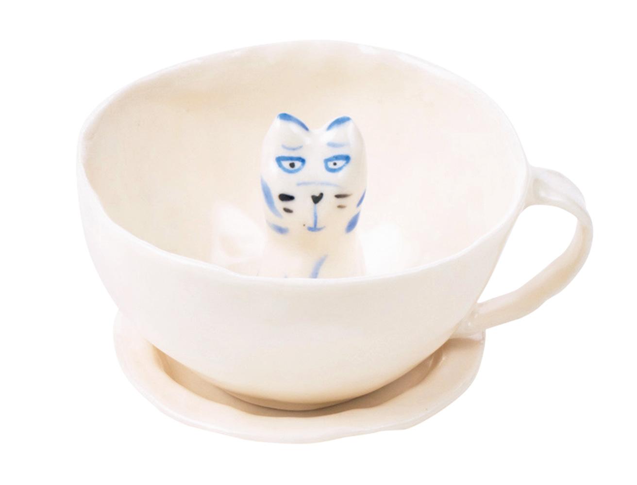 カップ＆ソーサー《青い猫のコーヒーカップ》13,200円。