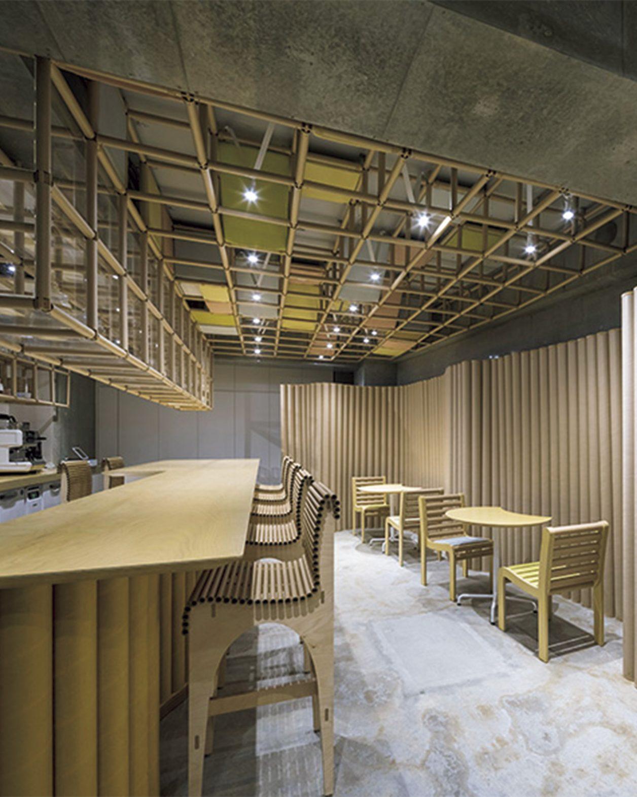 建築家が手がけた、空間ごと味わうカフェ。｜坂 茂〈はぐくむ湖畔〉