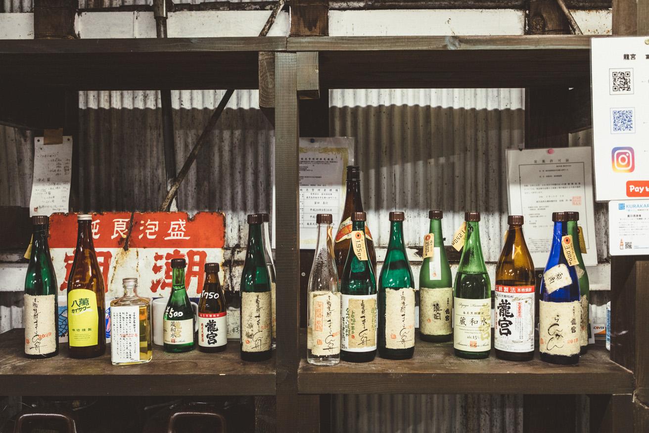 富田酒造のラインナップ。人気のレモンサワー店のベースになる焼酎もこちらで作っている。