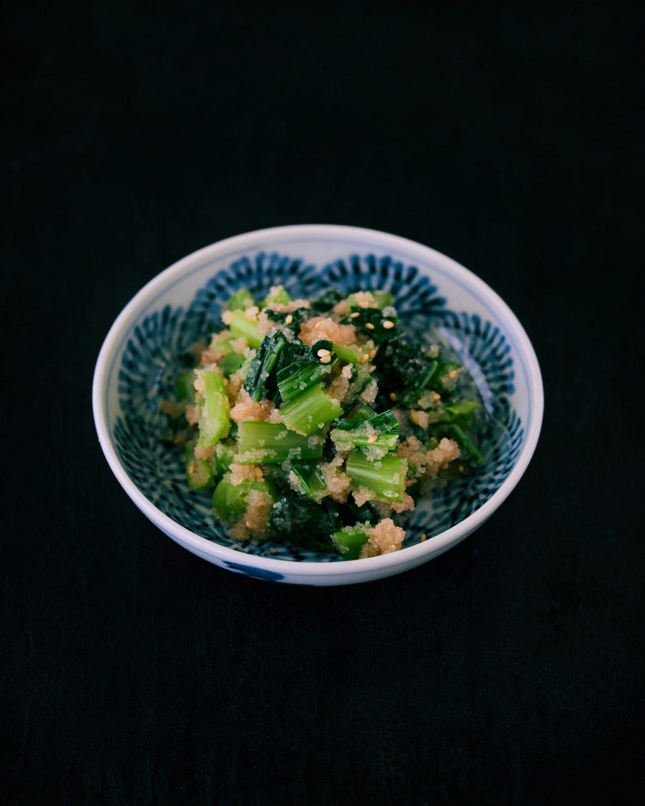 【365日豆皿つまみ】“小松菜のすだち明太子和え”｜9月 ワタナベマキの秋の家つまみ。