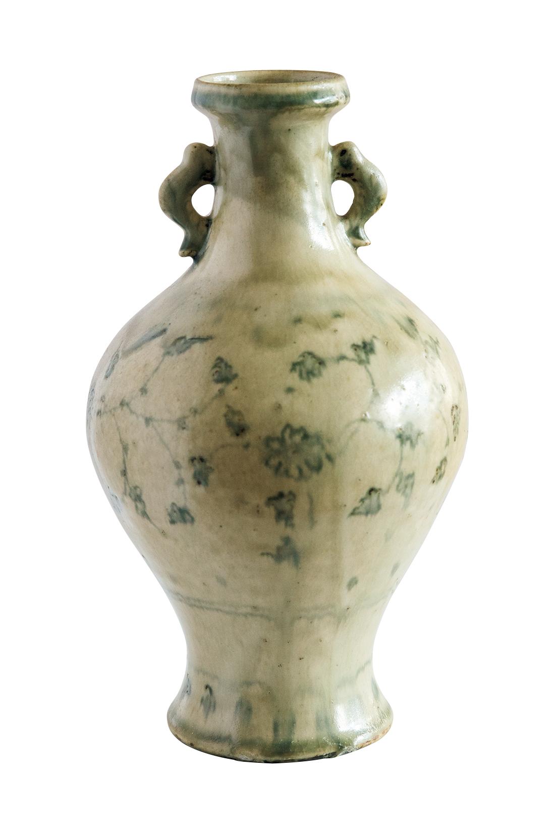 急逝した陶芸家・全日根が残した作品も。花器70,000円。