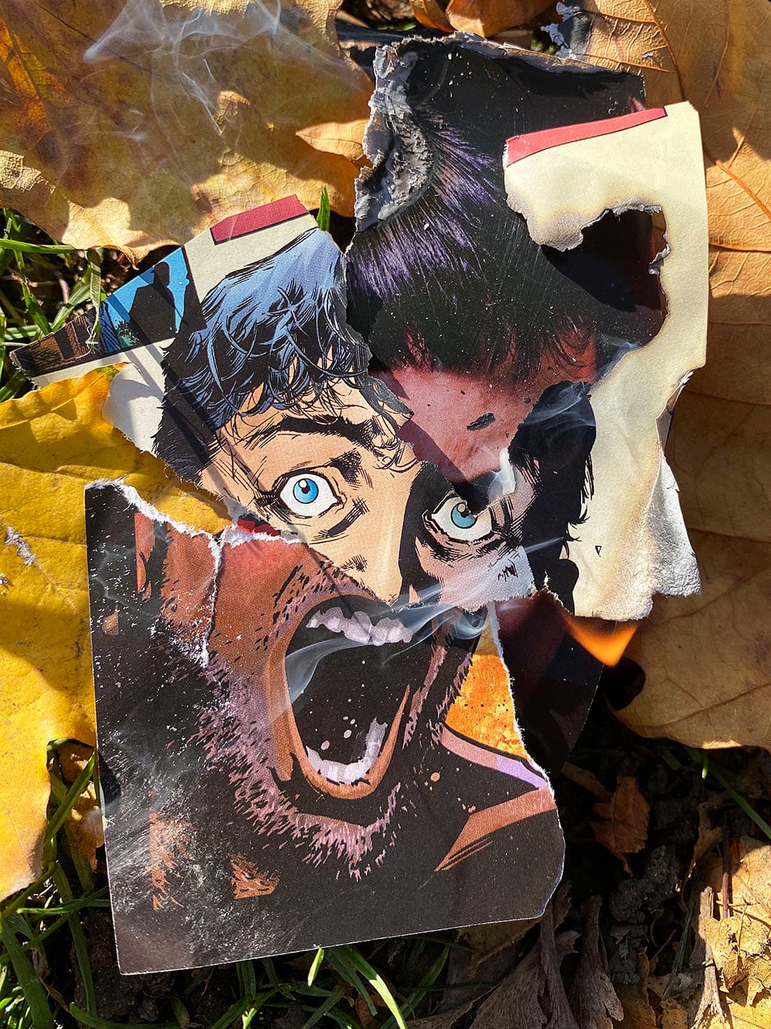 クリスチャン・マークレー、無題(バーニングI)2020 シリーズ「火」2020年。コミックブックや映画のスチル写真、インターネット上の画像など小さな断片がコラージュされ、叫ぶ人の顔を形作っている。 ©クリスチャン・マークレー、フランケルギャラリー、プリピクテ