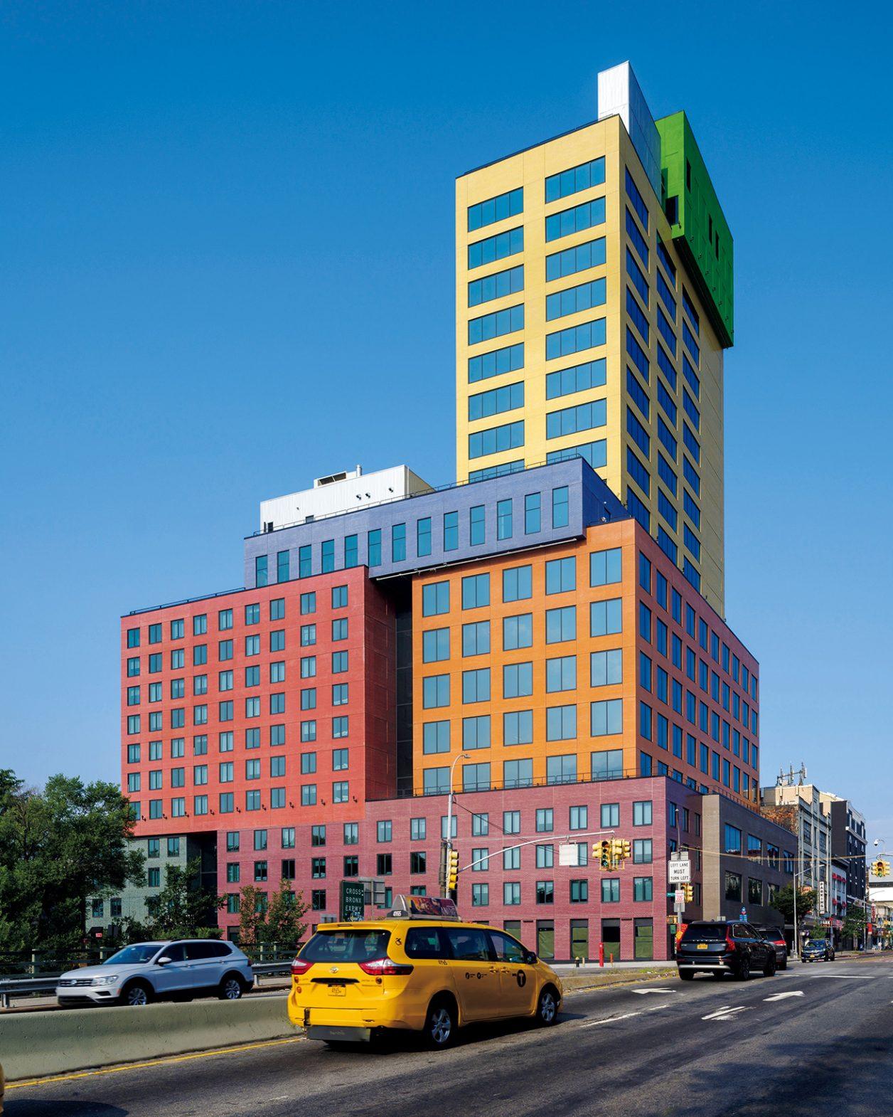 MVRDVが設計したカラフルなホテルがNYに出現。