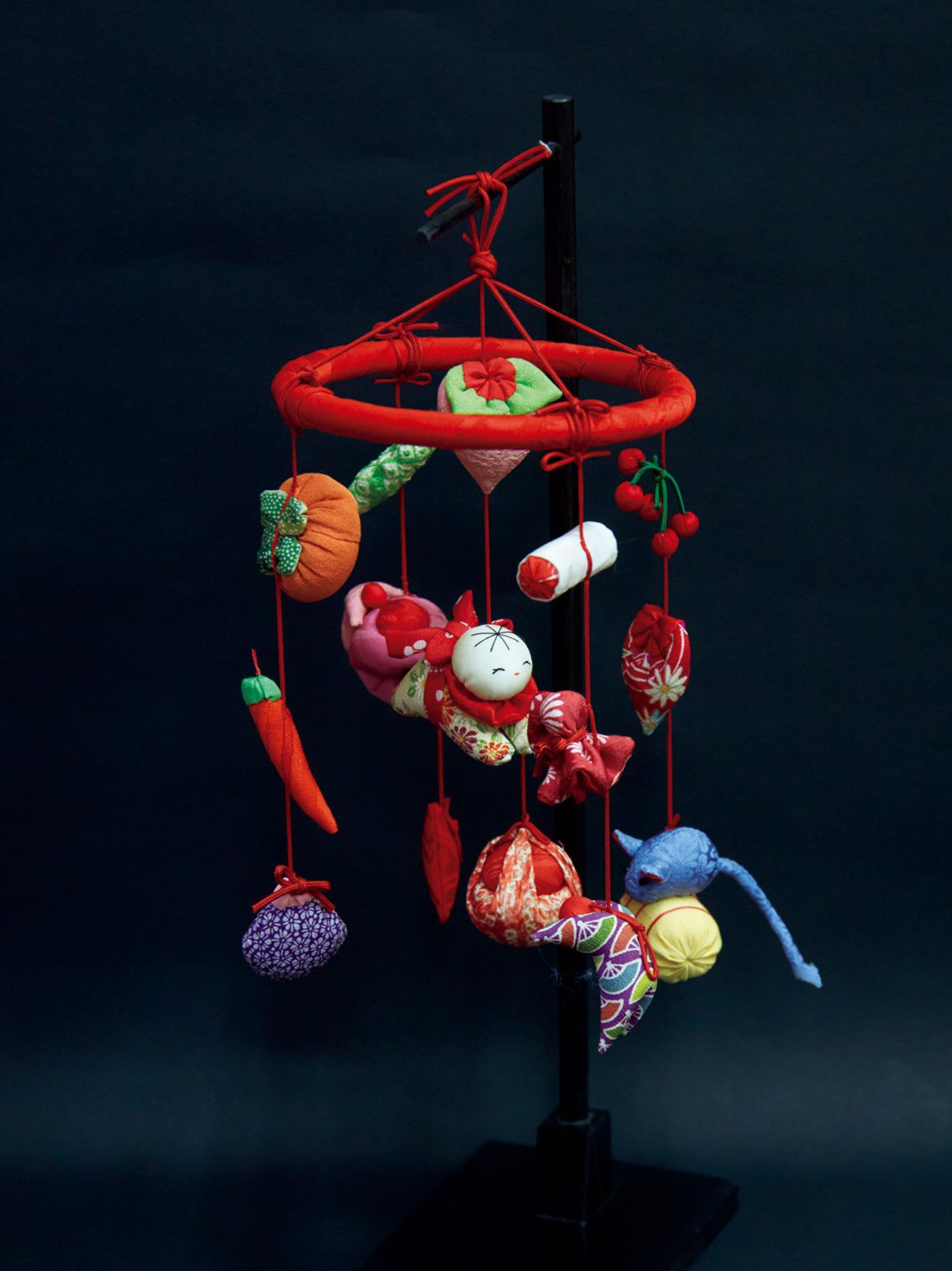 Purchase No. 58【Doll’s Festival Mobiles】Small, handsewn Hinamatsuri decorations — suspended doll figurines summoning the happiness of women young and old.