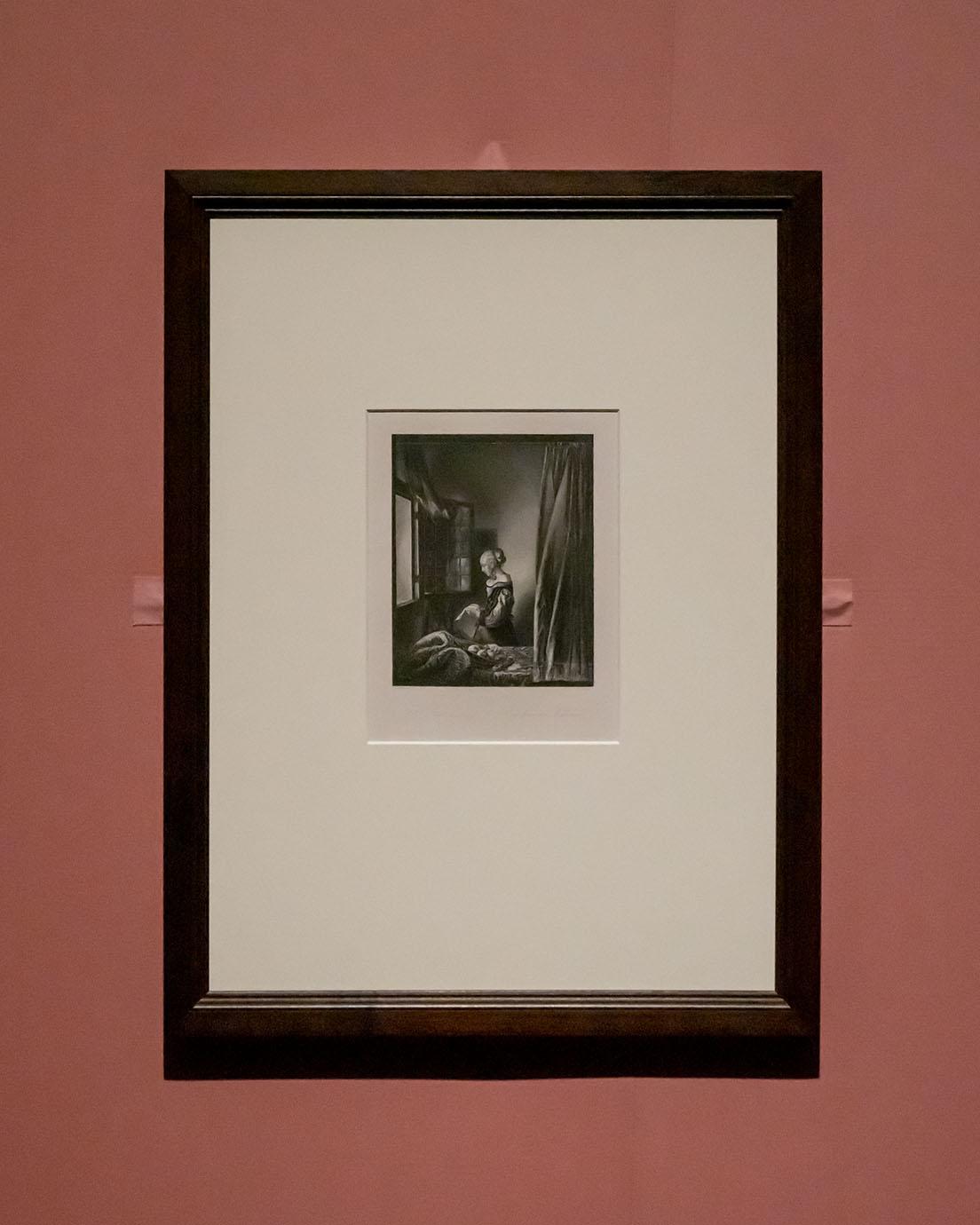 アルバート・ヘンリー・ペイン《窓辺で手紙を読む女（フェルメールの原画に基づく）》（1850年頃）。この頃には、安価な版画によって多くの人が美術を楽しめるようになっていた。