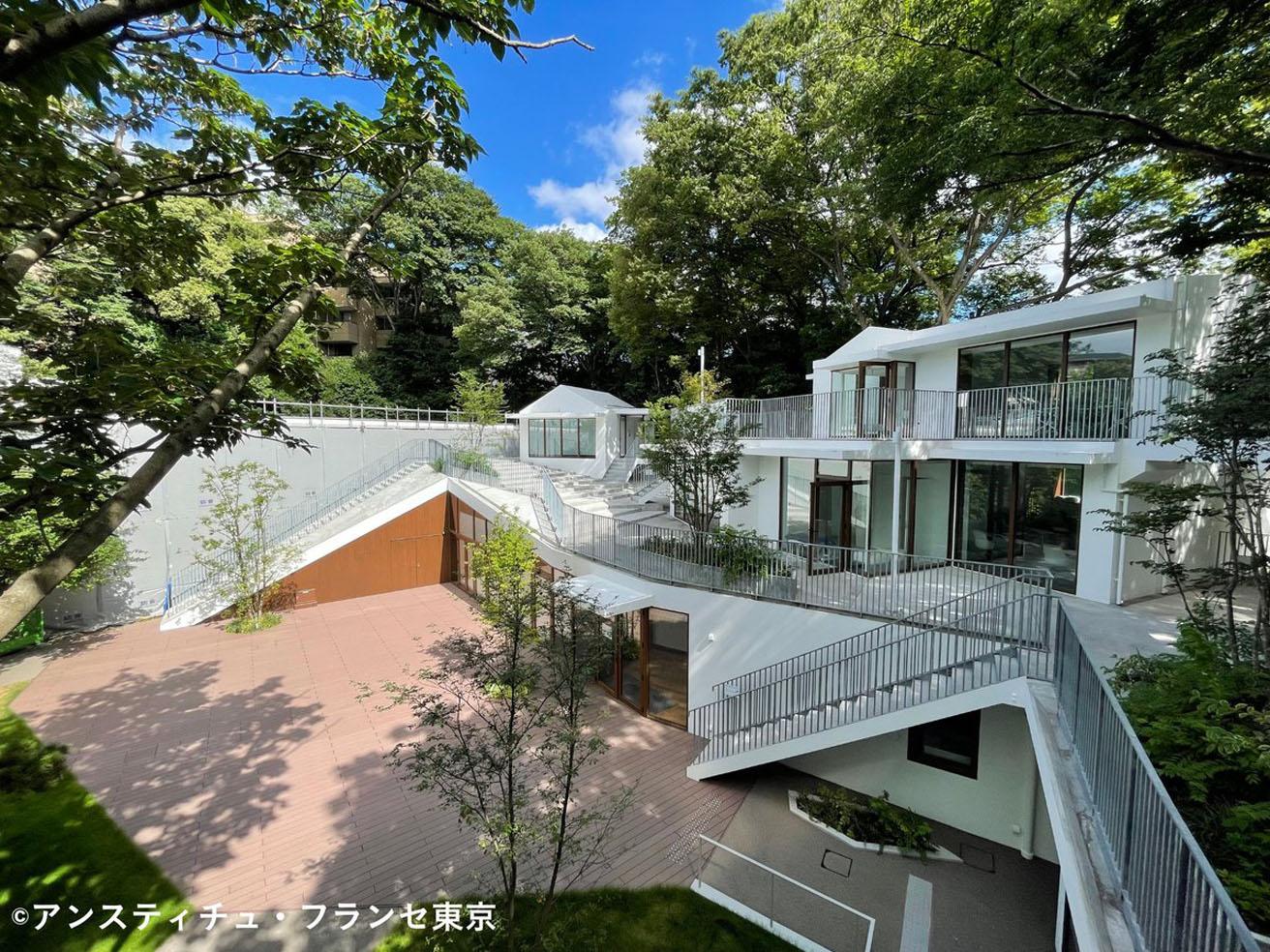 藤本壮介設計による〈アンスティチュ・フランセ東京〉新校舎《Village as Institute》（2021年）。