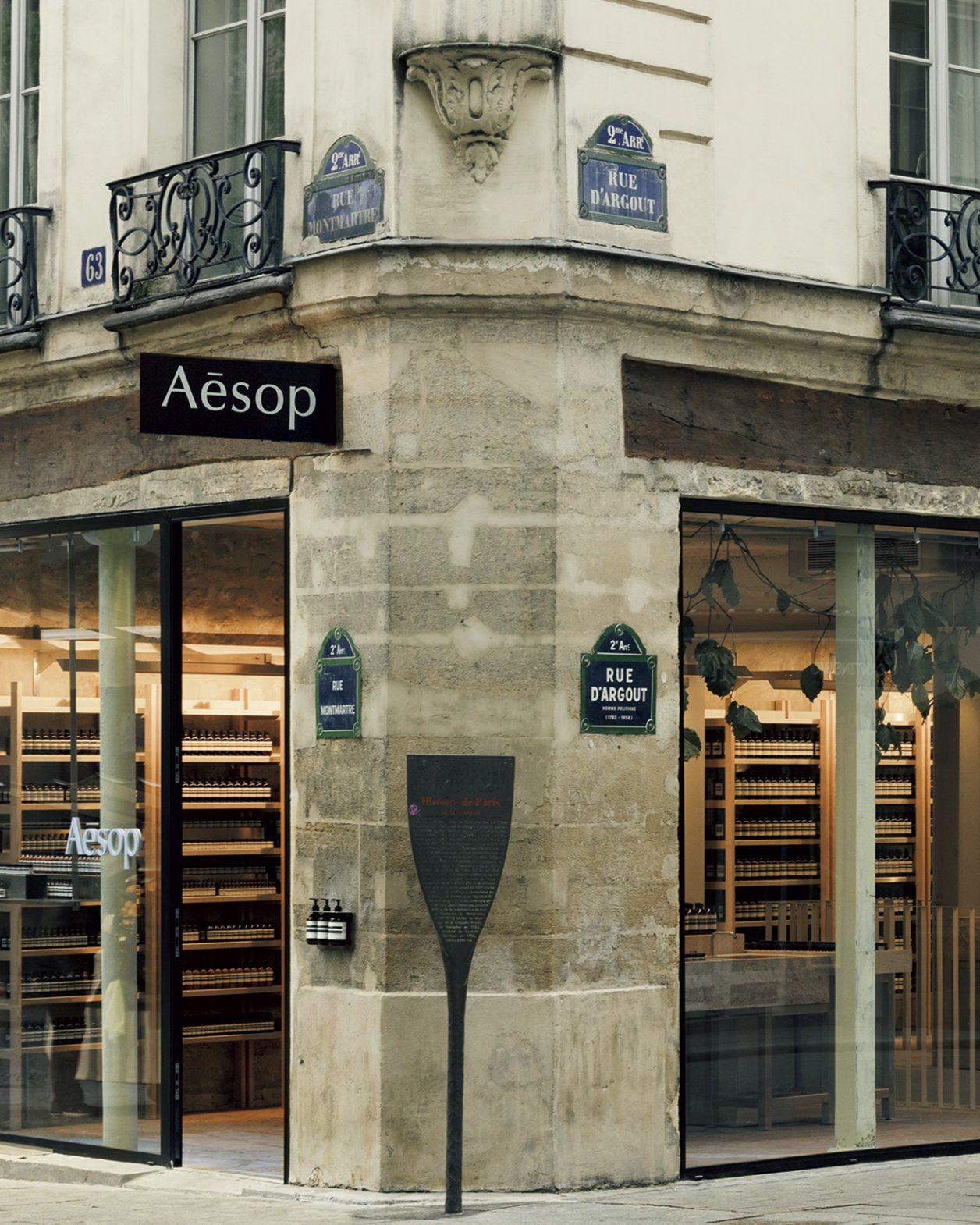 18世紀建築のスケルトンから発想した、パリのイソップ最新店。