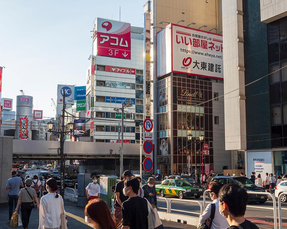 《渋谷・ガード2021》『ダーティハリー4』を上映していた〈渋谷パンテオン〉があった〈東急文化会館〉も取り壊されて、現在は〈渋谷ヒカリエ〉となっている。