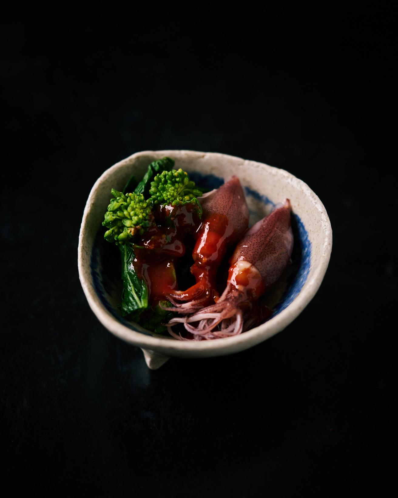 【365日豆皿つまみ】菜の花とホタルイカ、チョジャンがけ｜3月 キム・ナレの韓国つまみ