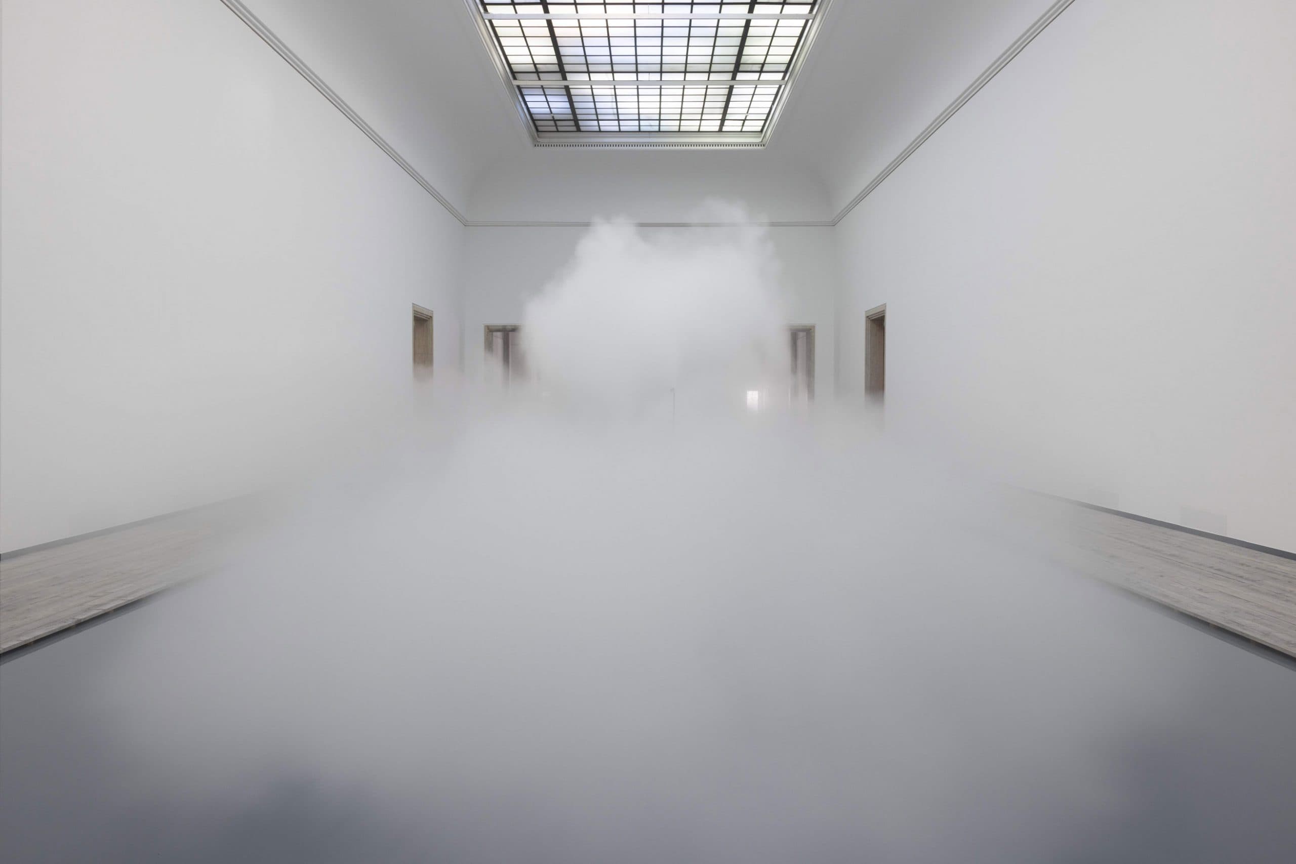 ミュンヘンのナチス建築を霧で包む。霧のアーティスト・中谷芙二子の大回顧展レポート。