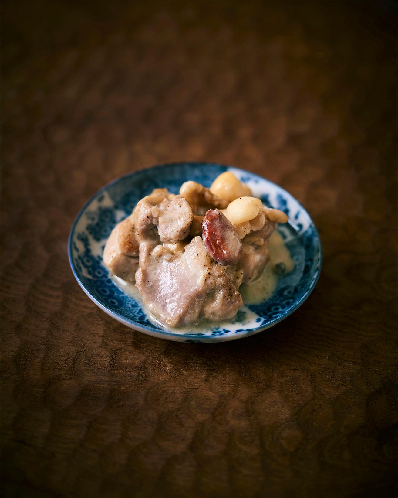 【365日豆皿つまみ】チキンとナッツのハニーゴルゴン｜5月 ごはん同盟のごはんにも合う日本酒つまみ
