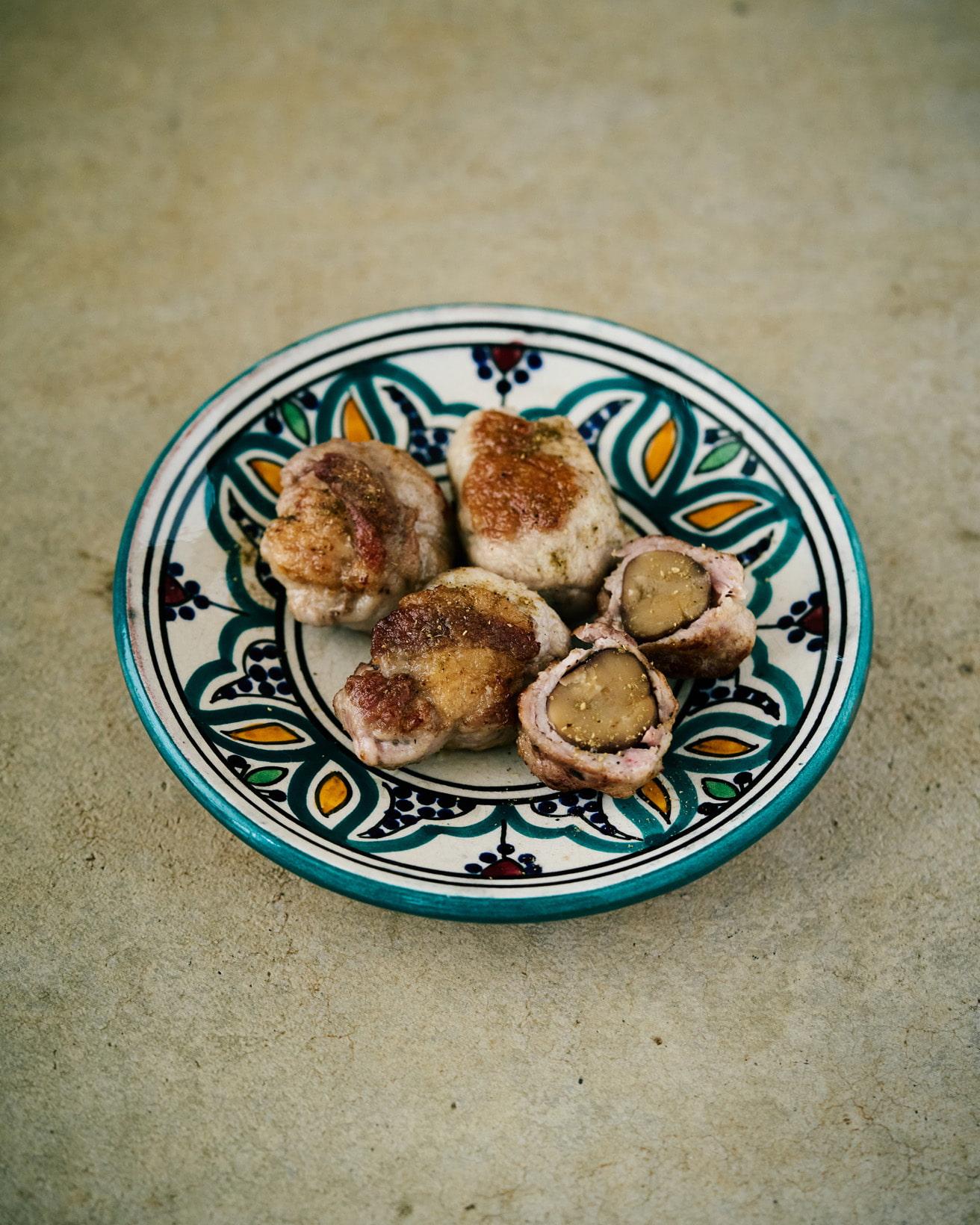 【365日豆皿つまみ】“甘栗の豚巻き山椒風味”｜10月 ツレヅレハナコの10分つまみ