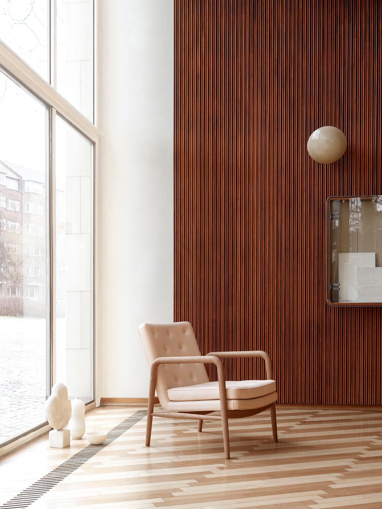 旧ラジオ局のロビーのために製作した家具《Foyerシリーズ》。　© Rasmus Hjortshøj