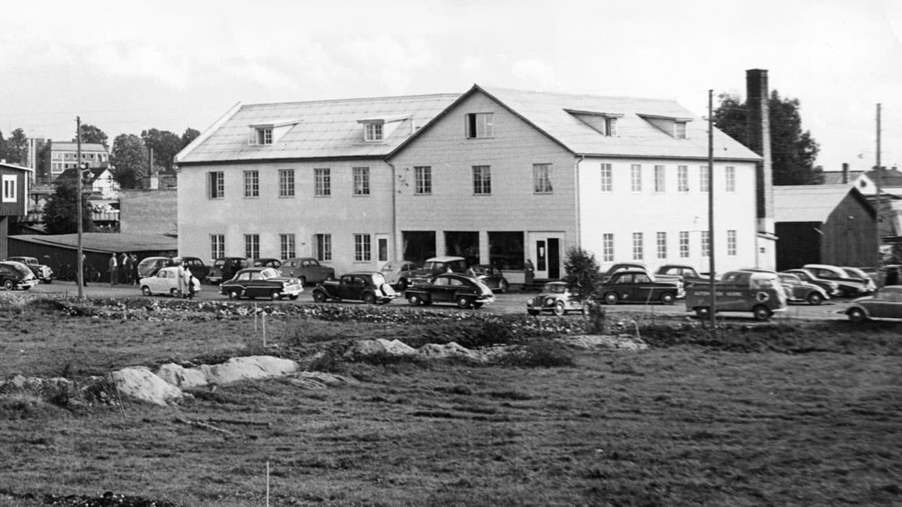 1953年、スウェーデンのエルムフルトに初めてオープンした〈イケア〉のショールーム。© Inter IKEA Systems B.V