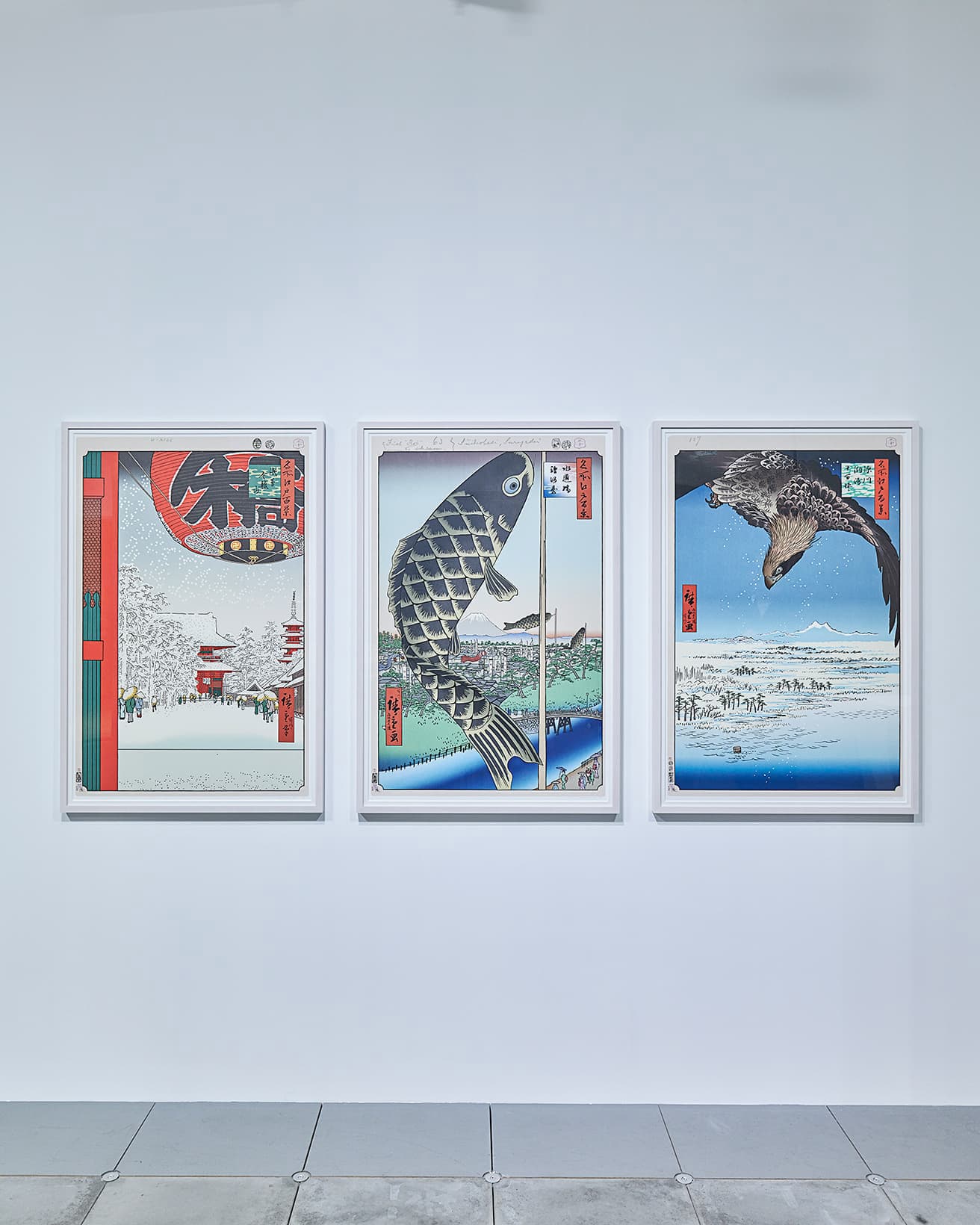 『村上隆と村上ハウス』版画の展示風景。