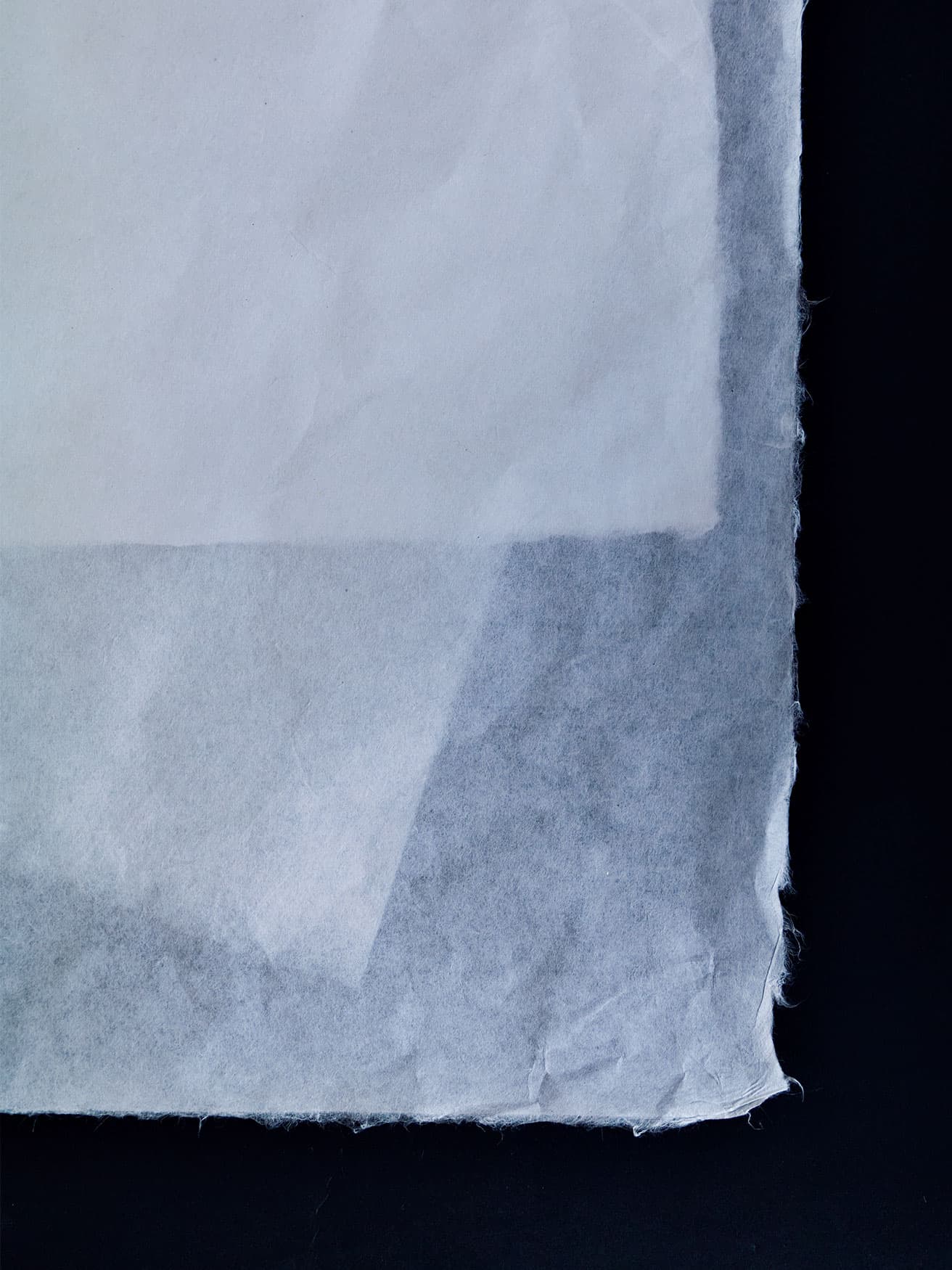 Purchase No. 91 UCHIYAMA-GAMI
Uchiyama Shoji paper
Blanched by immersion in snow, this is the handcrafted washi of Oku-shinano.