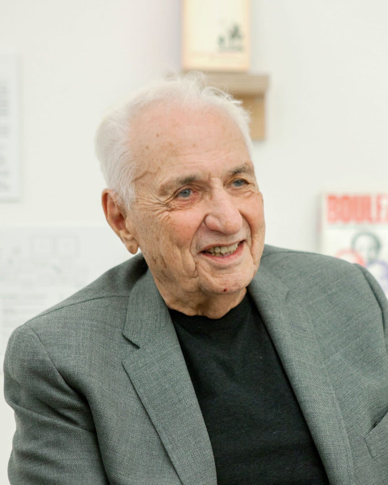 さよなら、フランク・ゲーリー。唯一無二の造形を生み出した建築家が96歳で逝去。