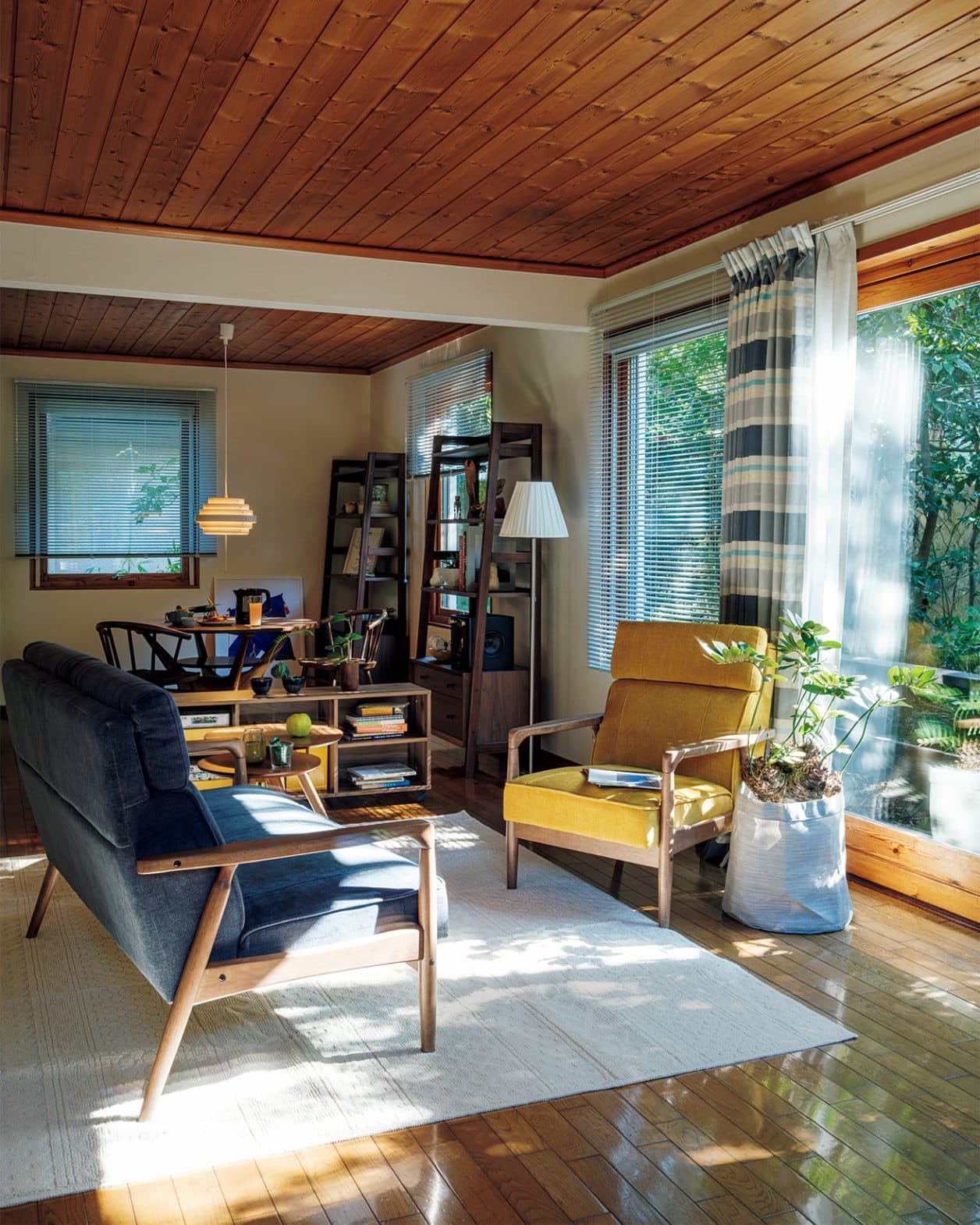 〈ニトリ〉居心地よく機能的なソファがつくる、 コンパクトな住まいと暮らし。